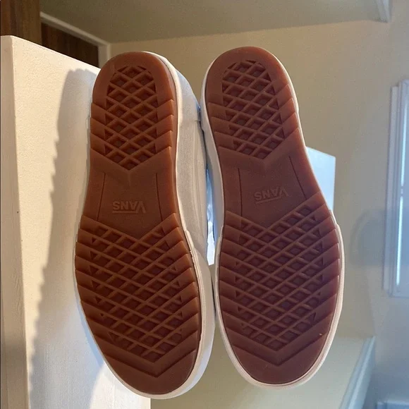 Vans Women's White Platform High-Tops - Picture 3 of 7